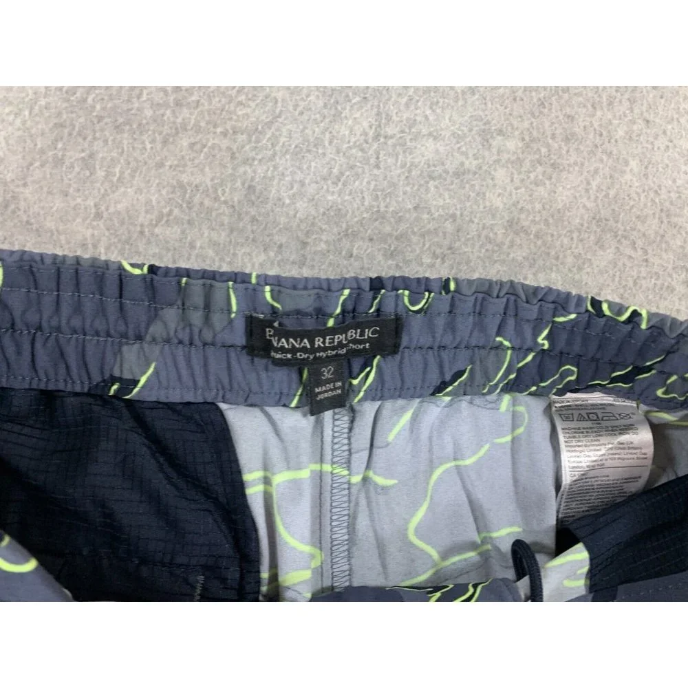 Banana Republic Quick Dry‎ Camouflage Hybrid Shorts (Men's 32) Gray